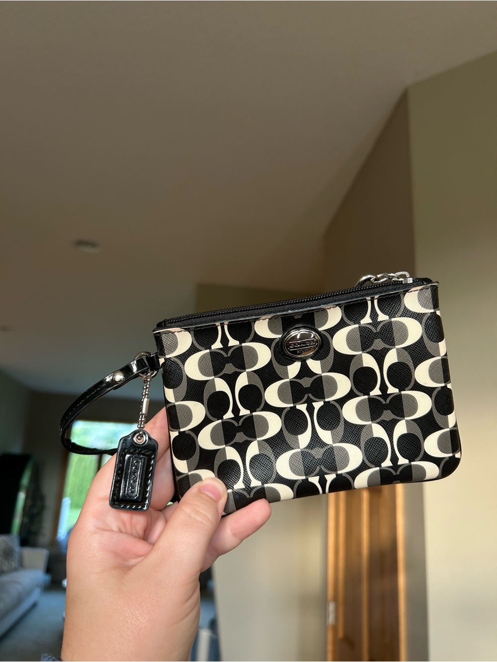 Coach Black & Cream Signature Wristlet Clutch Y2K